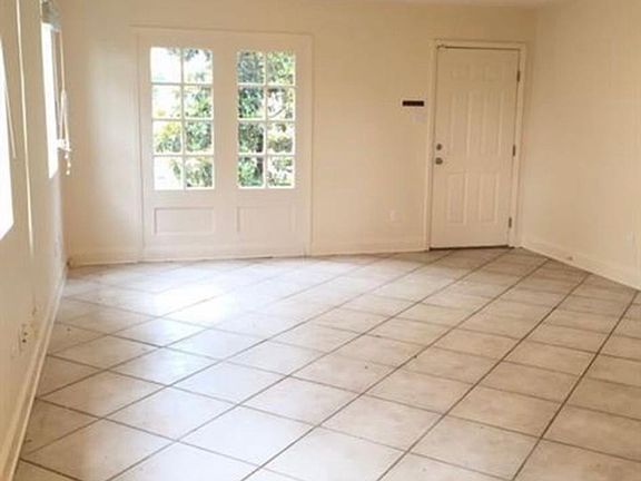 2nd image of 6479 Fleur De Lis Dr #6479