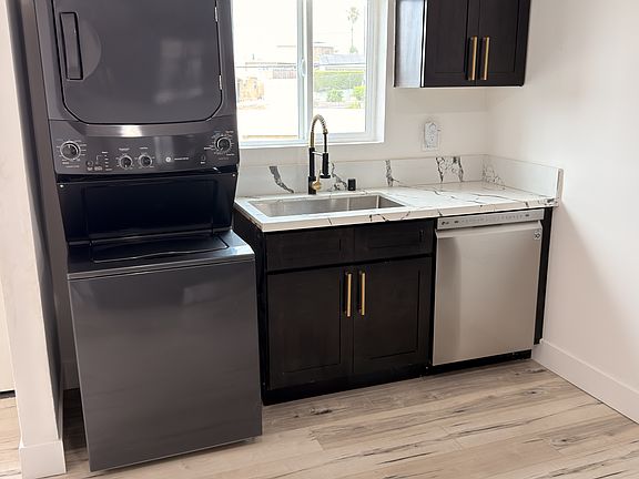 3rd image of 5534 Encina Dr #5534