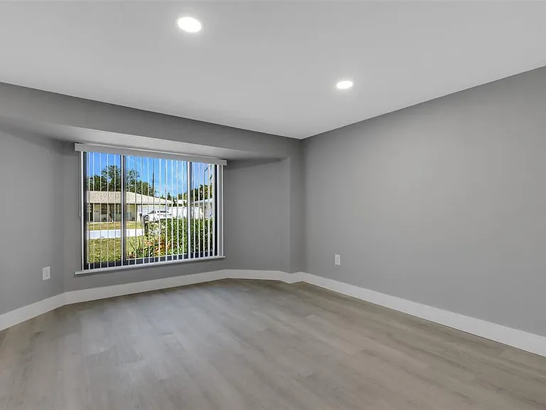 4645 Hunter Ridge Dr — Photo 15