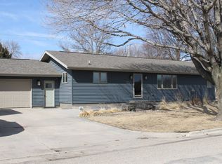 100 S Williams St, George, IA 51237