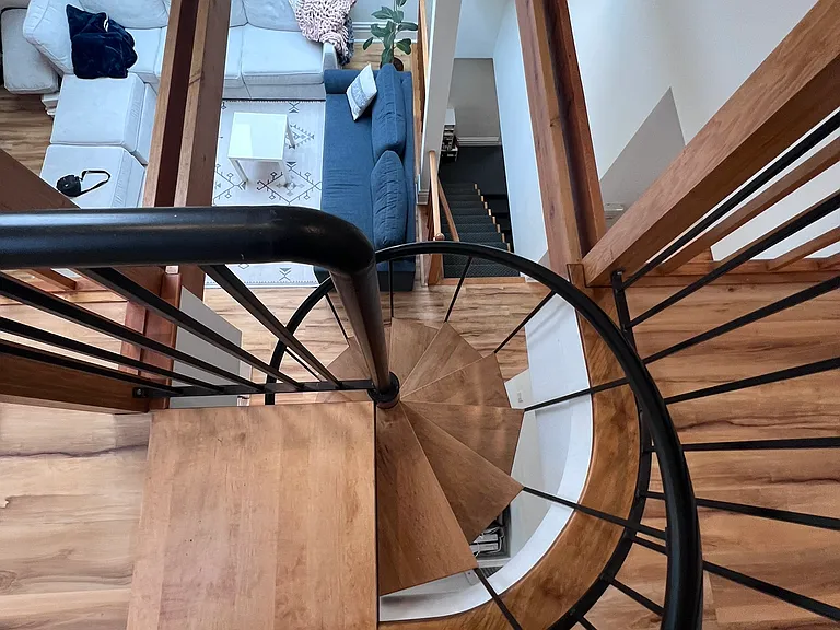921 College St #2 — Photo 10