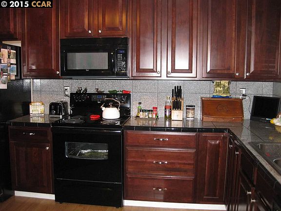 2nd image of 2118 Banyan Way