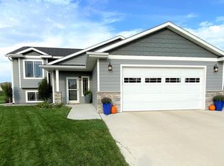 126 Morning Glory Cir, Brookings, SD 57006