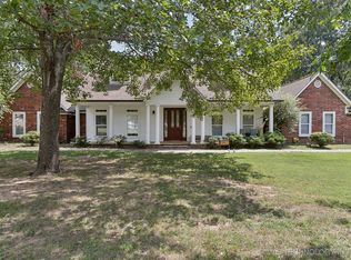 13412 Hickory Dr, Claremore, OK 74019