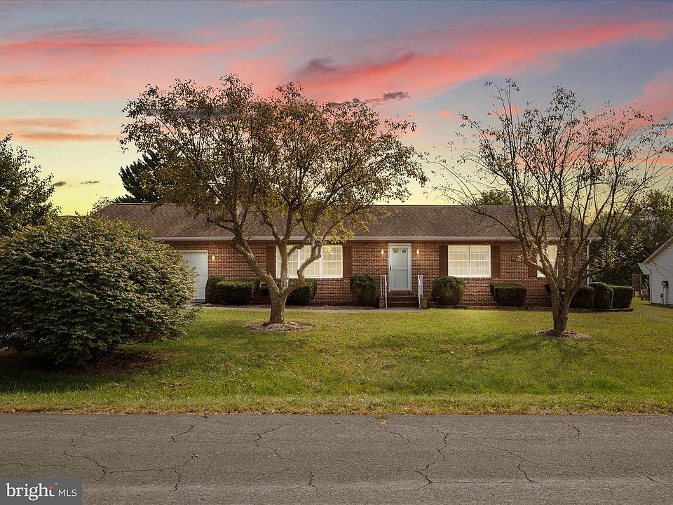 1st image of 104 Wakeland Dr