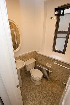 Rented by Jonis Realty | media 38