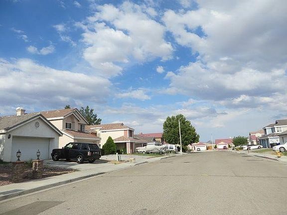 3rd image of 15482 Doheny Ln