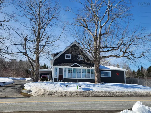 327 Brighton Rd, Lockeport, NS B0T 1L0