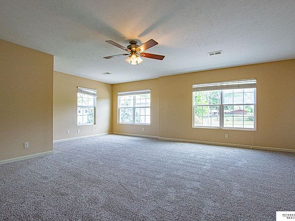 4th image of 4880 S 131st St #201