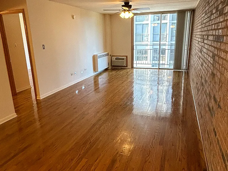 2340 N Commonwealth Ave — Photo 25