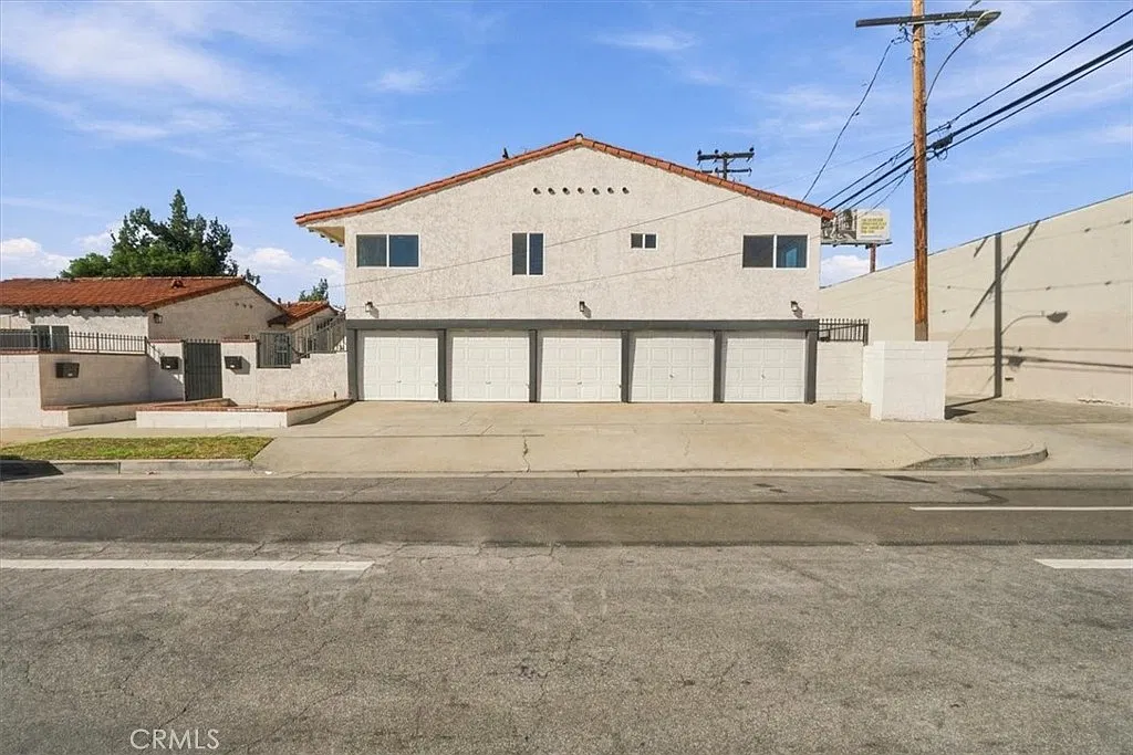 1 bed, 790 sqft, $2,050 — Photo 1