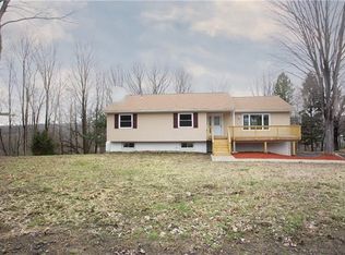 6 Stillwater Ln, Newburgh, NY 12550