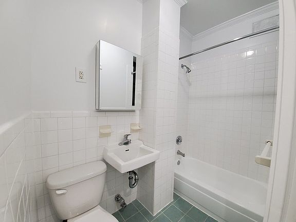 5th image of 212 W 17th St APT 1A