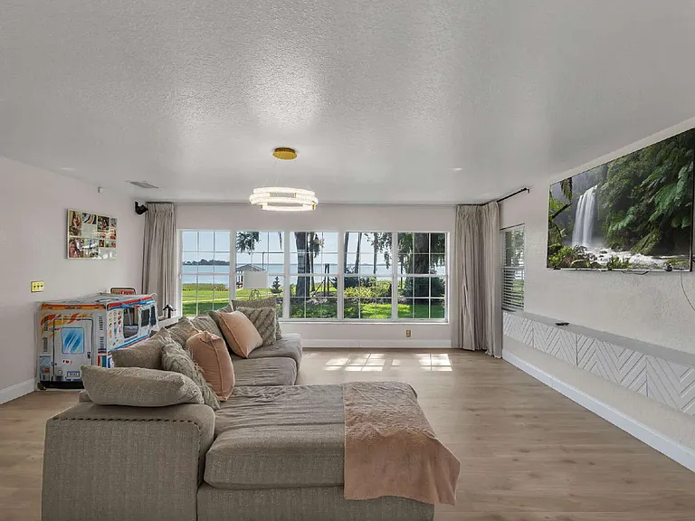 606 N Shore Dr — Photo 15