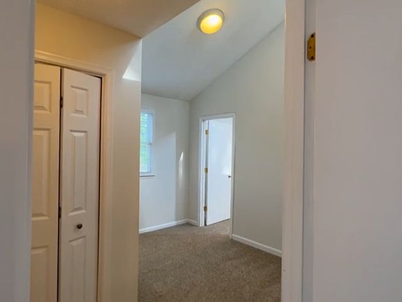 4th image of 1470 Grayson Ct