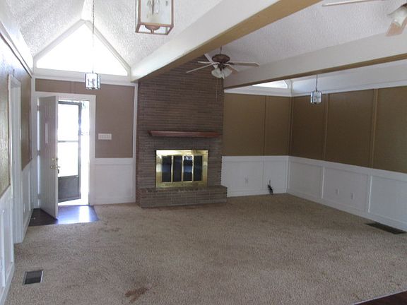 3rd image of 6986 Shamrock Dr