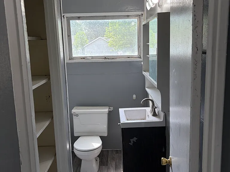 2182 Warrick St — Photo 14