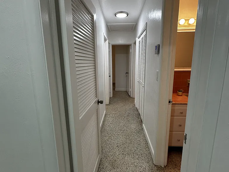 950 E Dayton Cir — Photo 11