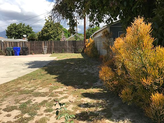 4th image of 933 E Sandra Ave