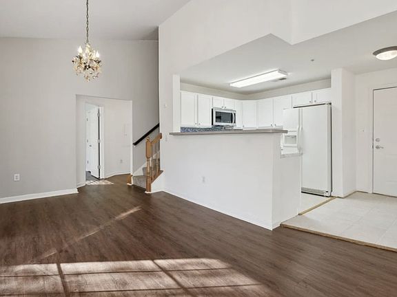 2nd image of 4151 Castlecary Ln Unit 401