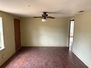 3rd image of 219 Watermelon Rd