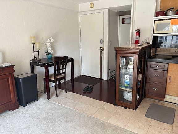3rd image of 1920 Ala Moana Blvd #1-802-1