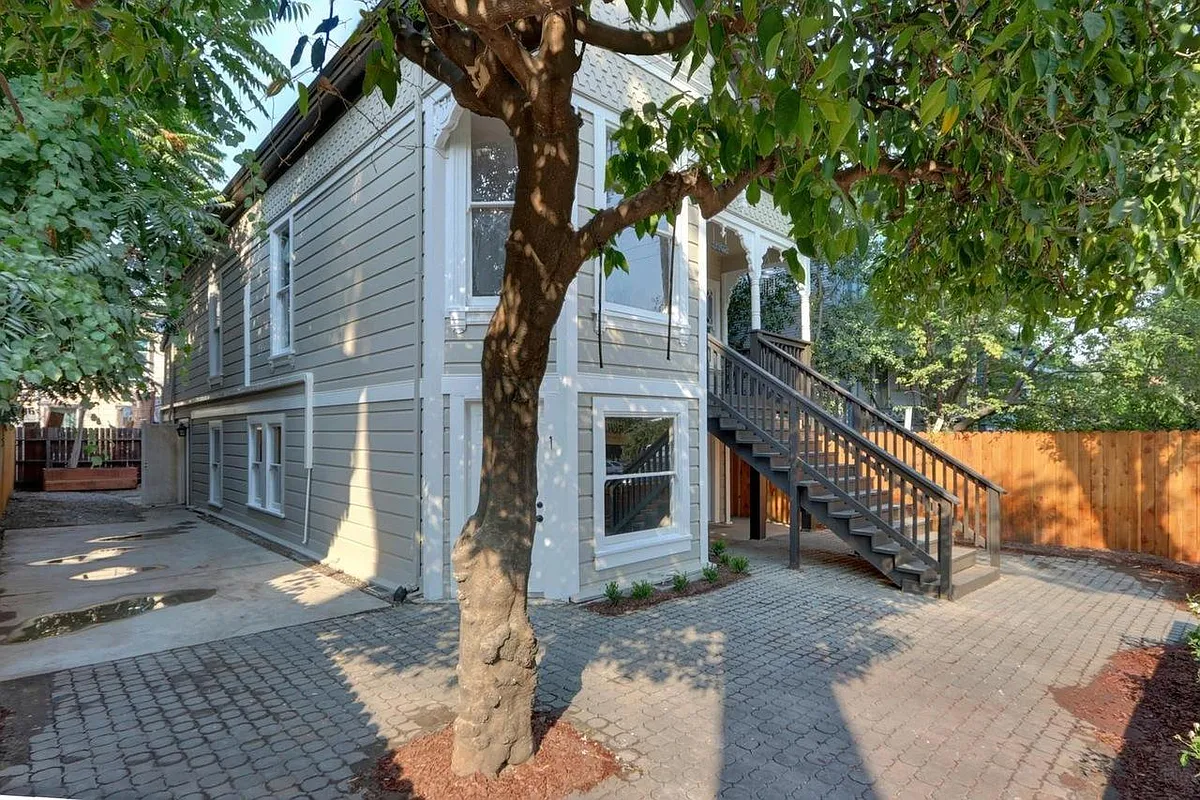 Building Photo - 1907 P St #4
