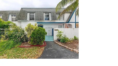 3912 SW 67th Ter #114 Photo 1