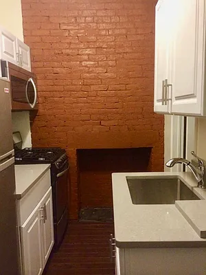 Rented by Building Equity Real Estate LLC | media 18