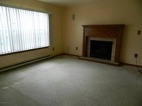 2nd image of 1141 Hunters Woods Dr