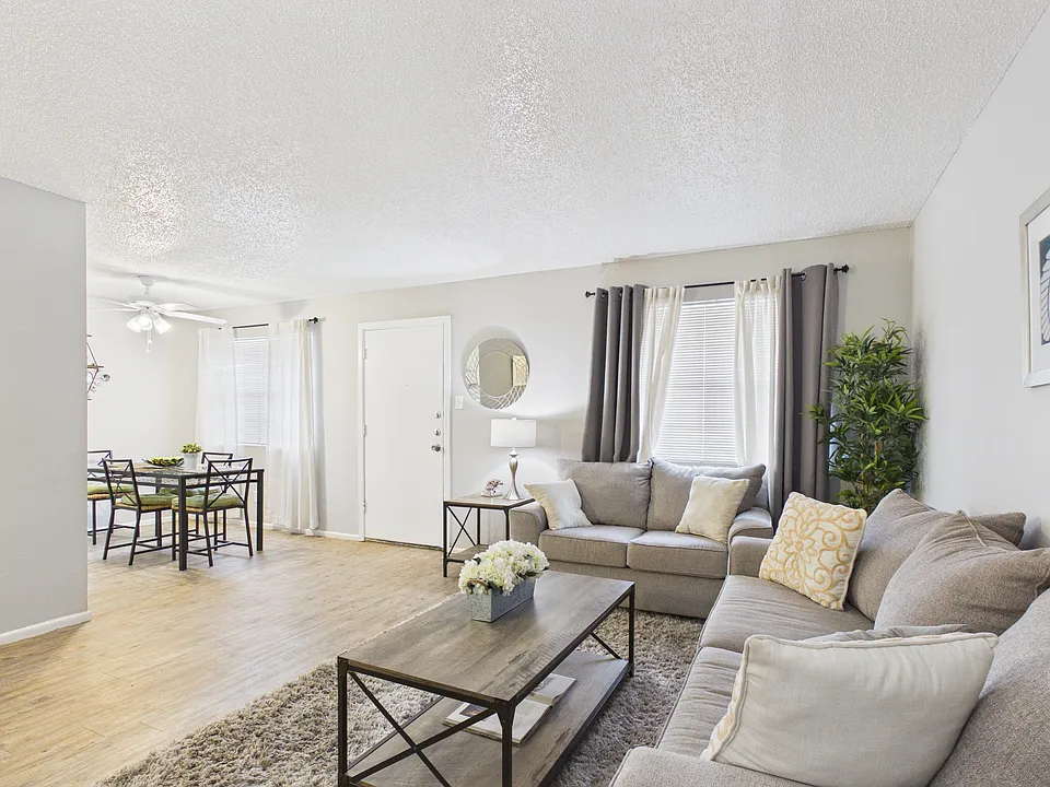 San Remy Apartments
