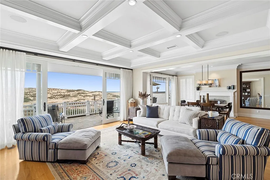 5 bed, 5.5 bath, 3946 sqft, $33,000 — Photo 4
