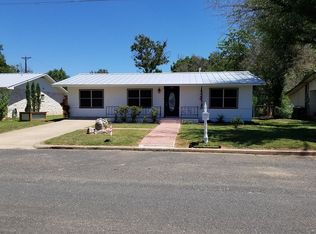 510 W Hackberry St, Fredericksburg, TX 78624