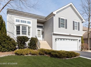 6003 Breezeland Ct, Carpentersville, IL 60110