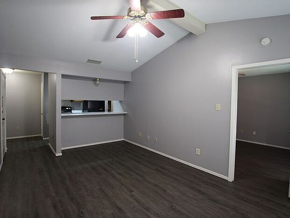 3rd image of 400 W Heritage Dr APT 203