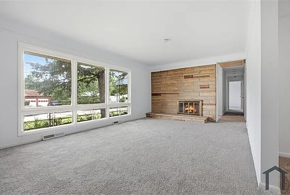 3 bed, 1800 sqft, $1,819 — Photo 1