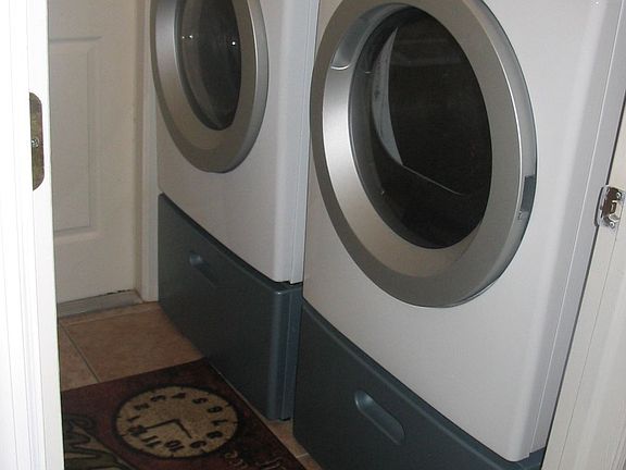 3rd image of 1429 NE 6th Pl