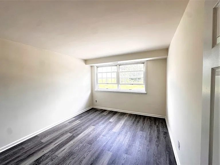 375 Cheswold Rd — Photo 30