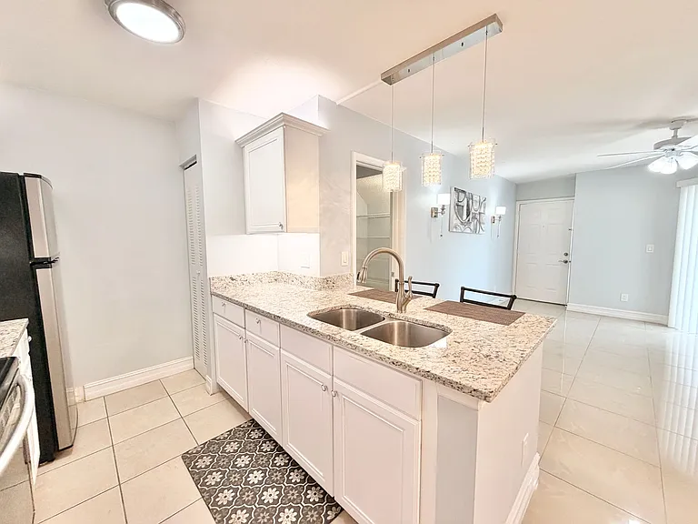 150 Santa Clara Dr #4 — Photo 7