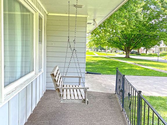 4th image of 908 Iowa Ave