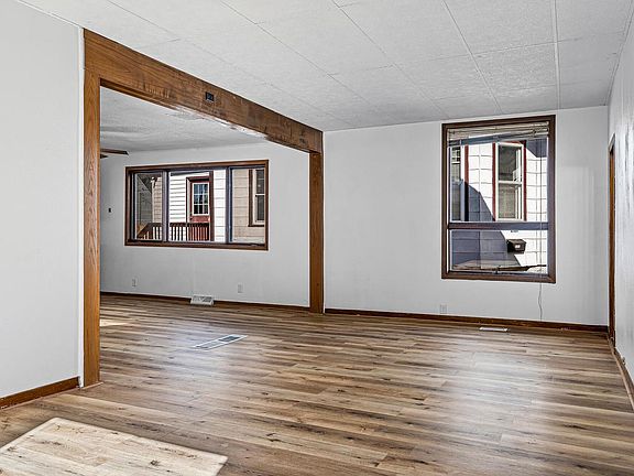 4th image of 2135 Market STREET