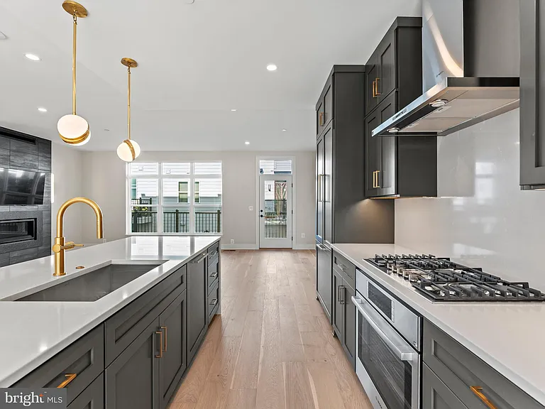 2015 Tysons Ridgeline Rd — Photo 13