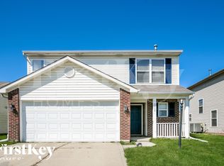 1412 Egret Ln, Greenwood, IN 46143