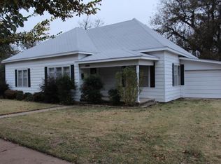 408 N 4th St, Marlow, OK 73055