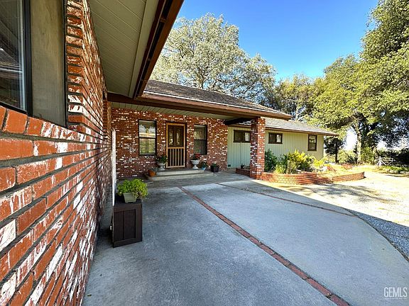 2nd image of 43150 Hot Springs Dr