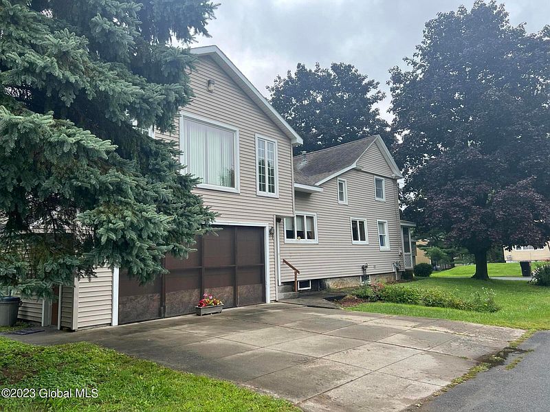 3rd image of 37 Martindale