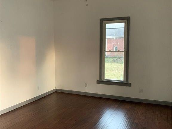 2nd image of 554 Lynn St