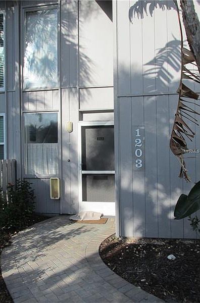 1st image of 1203 E Peppertree Dr #233