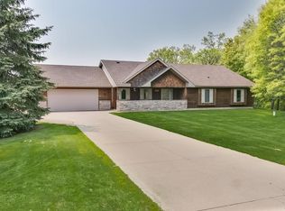 20900 Yellowpine St NW, Oak Grove, MN 55011
