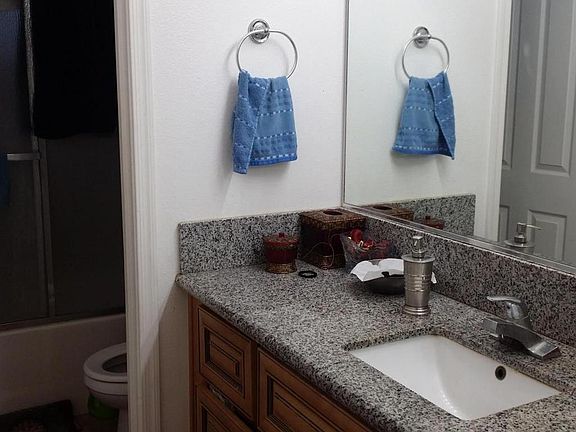 5th image of 9432 Fremontia Ave